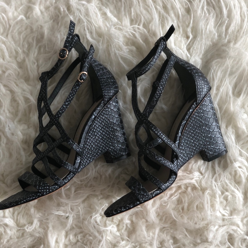 10 CROSBY DEREK LAM Snakeskin High Heel Wedge $595 - Picture 3 of 5
